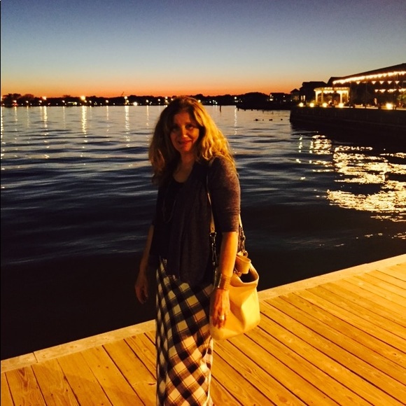 Meet your Posher, Sylvie K - Picture 2 of 5